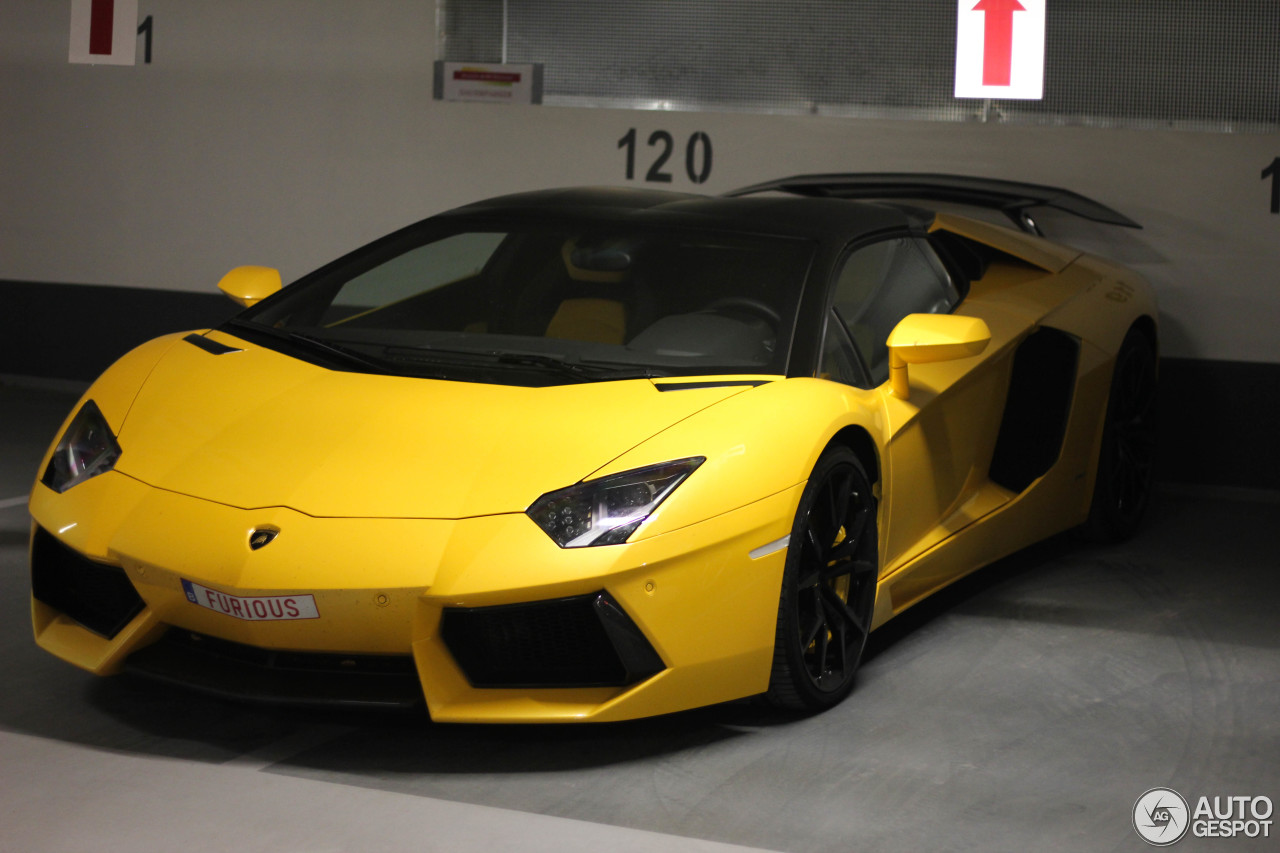 Lamborghini Aventador LP700-4 Roadster