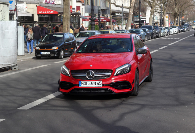 Mercedes-AMG A 45 W176 2015