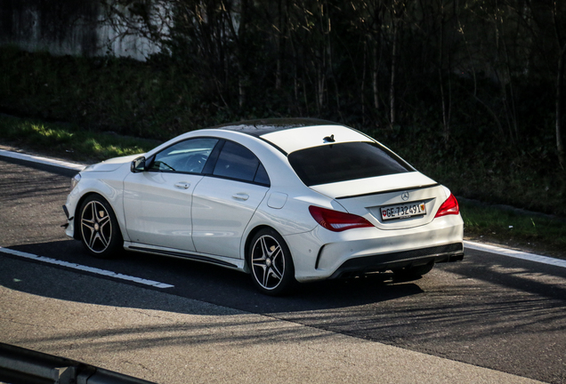 Mercedes-Benz CLA 45 AMG C117