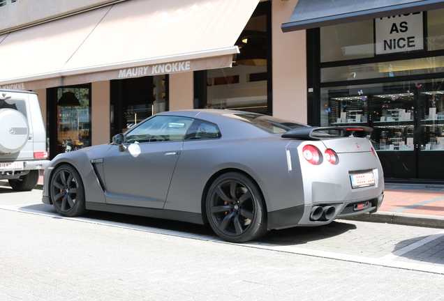 Nissan GT-R