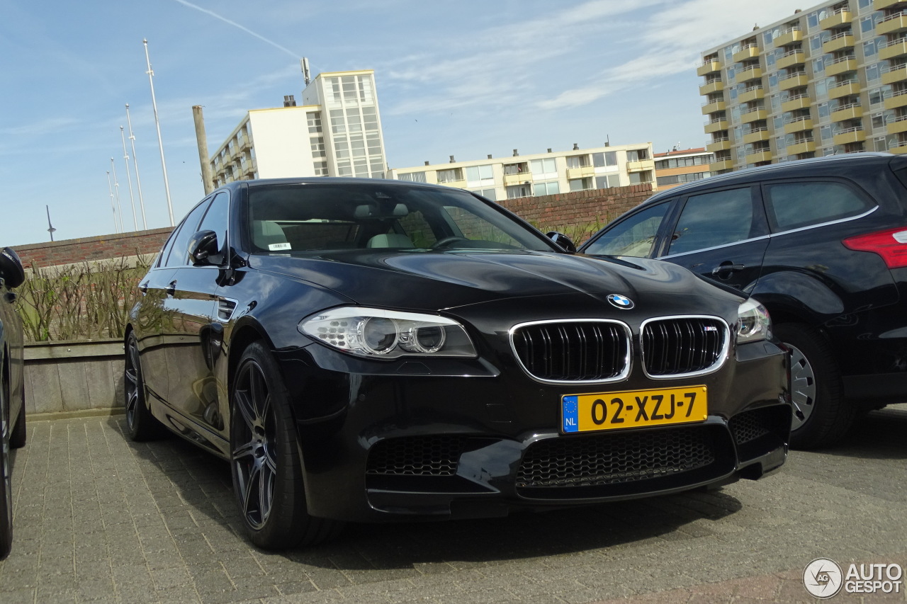 BMW M5 F10 2011