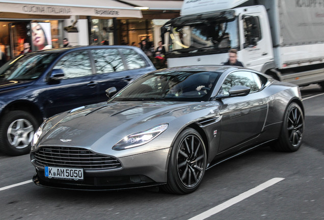 Aston Martin DB11