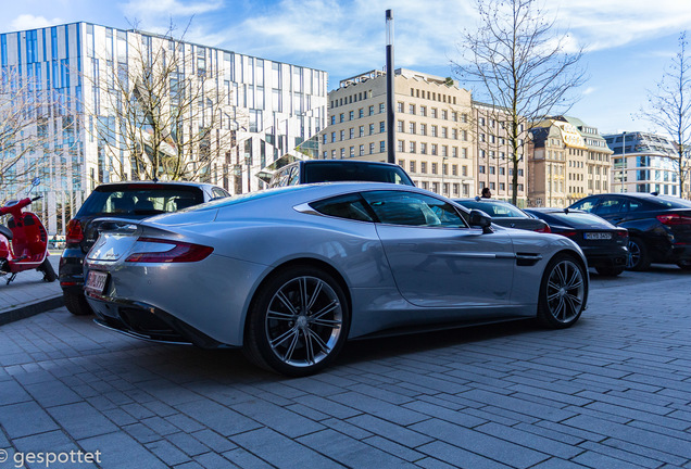 Aston Martin Vanquish 2013