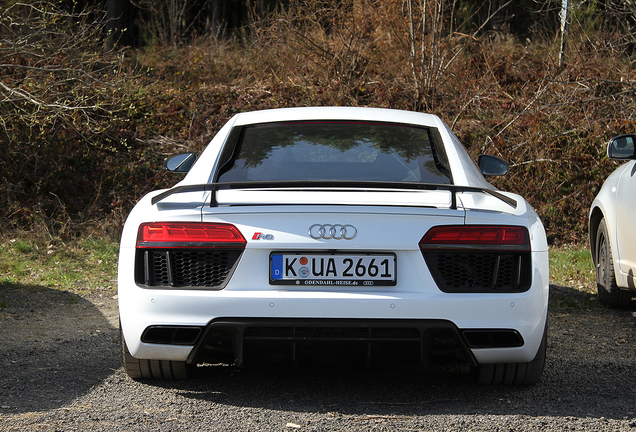 Audi R8 V10 Plus 2015