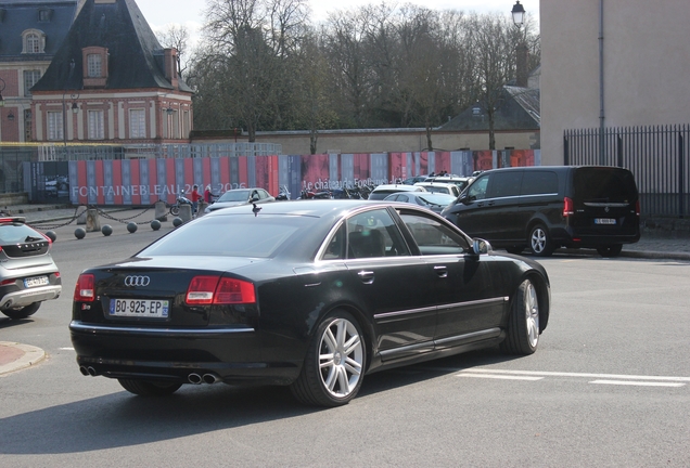 Audi S8 D3