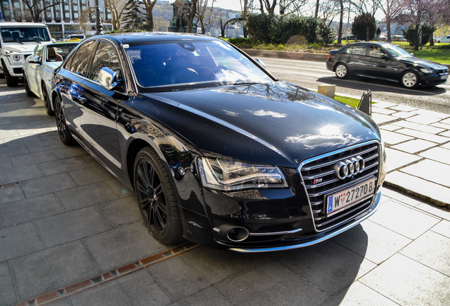 Audi S8 D4