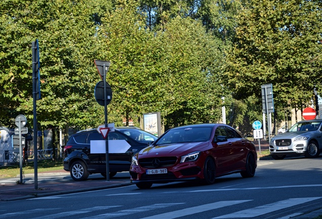 Mercedes-Benz CLA 45 AMG C117