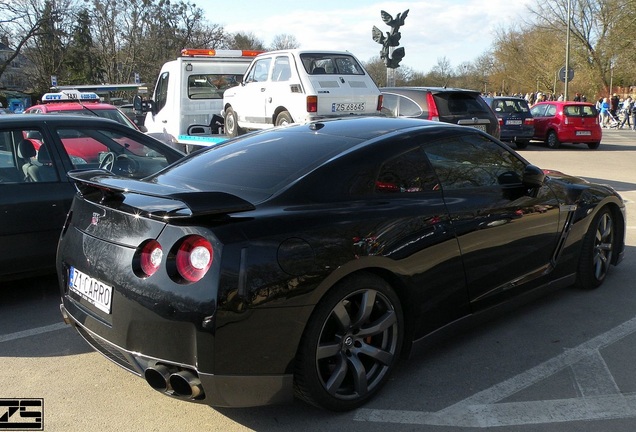 Nissan GT-R