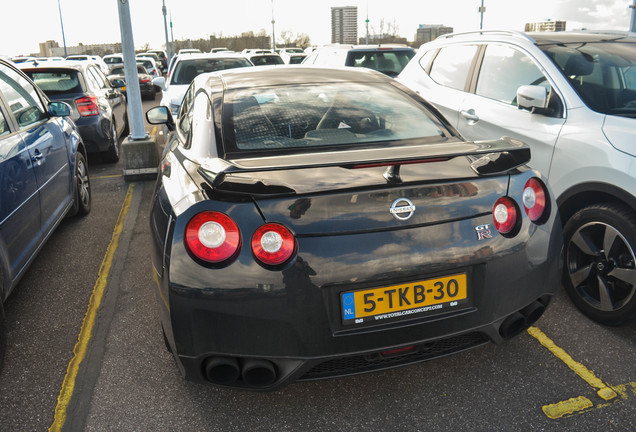 Nissan GT-R