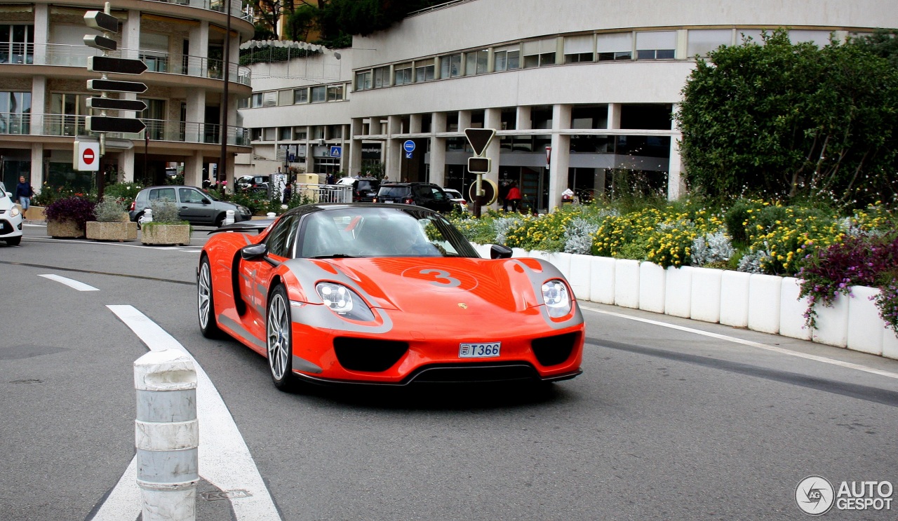 Porsche 918 Spyder Weissach Package