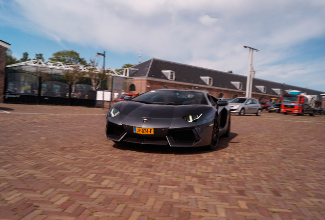 Lamborghini Aventador LP700-4 Roadster