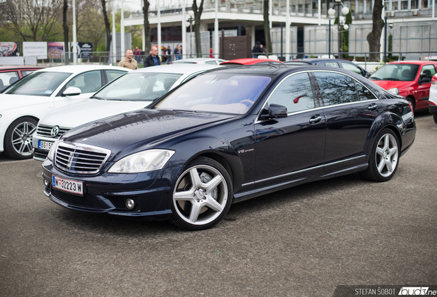 Mercedes-Benz S 65 AMG V221