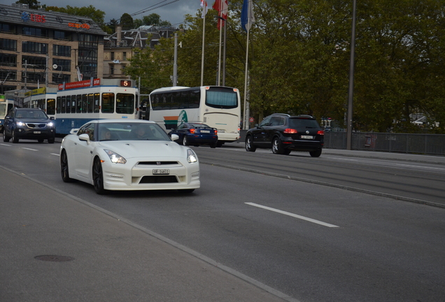 Nissan GT-R 2011