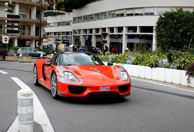 Porsche 918 Spyder Weissach Package