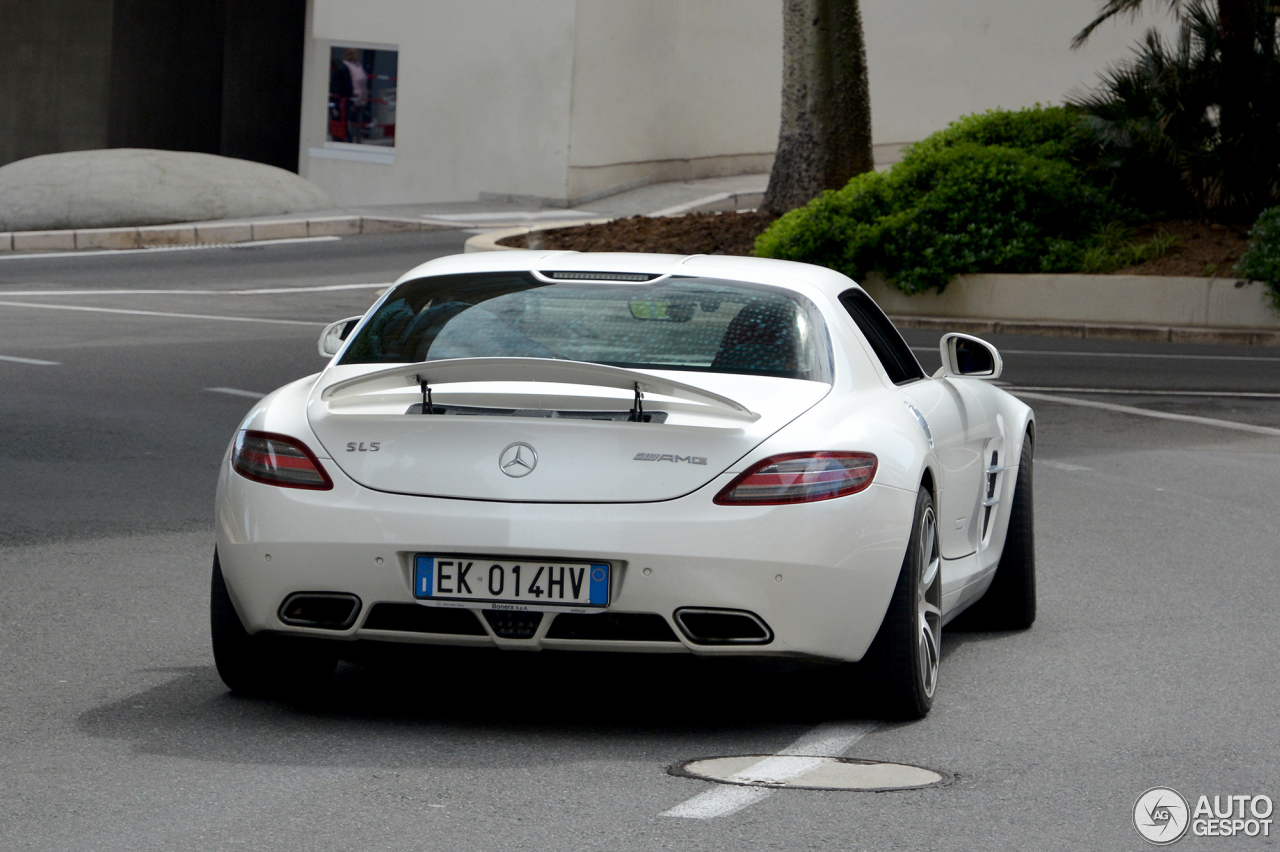 Mercedes-Benz SLS AMG