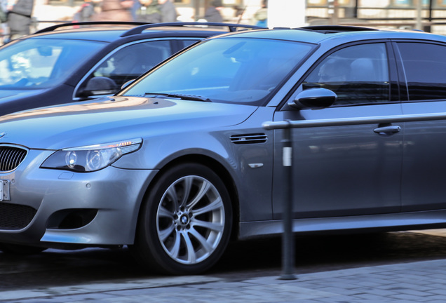 BMW M5 E60 2005