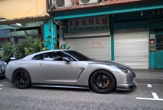 Nissan GT-R