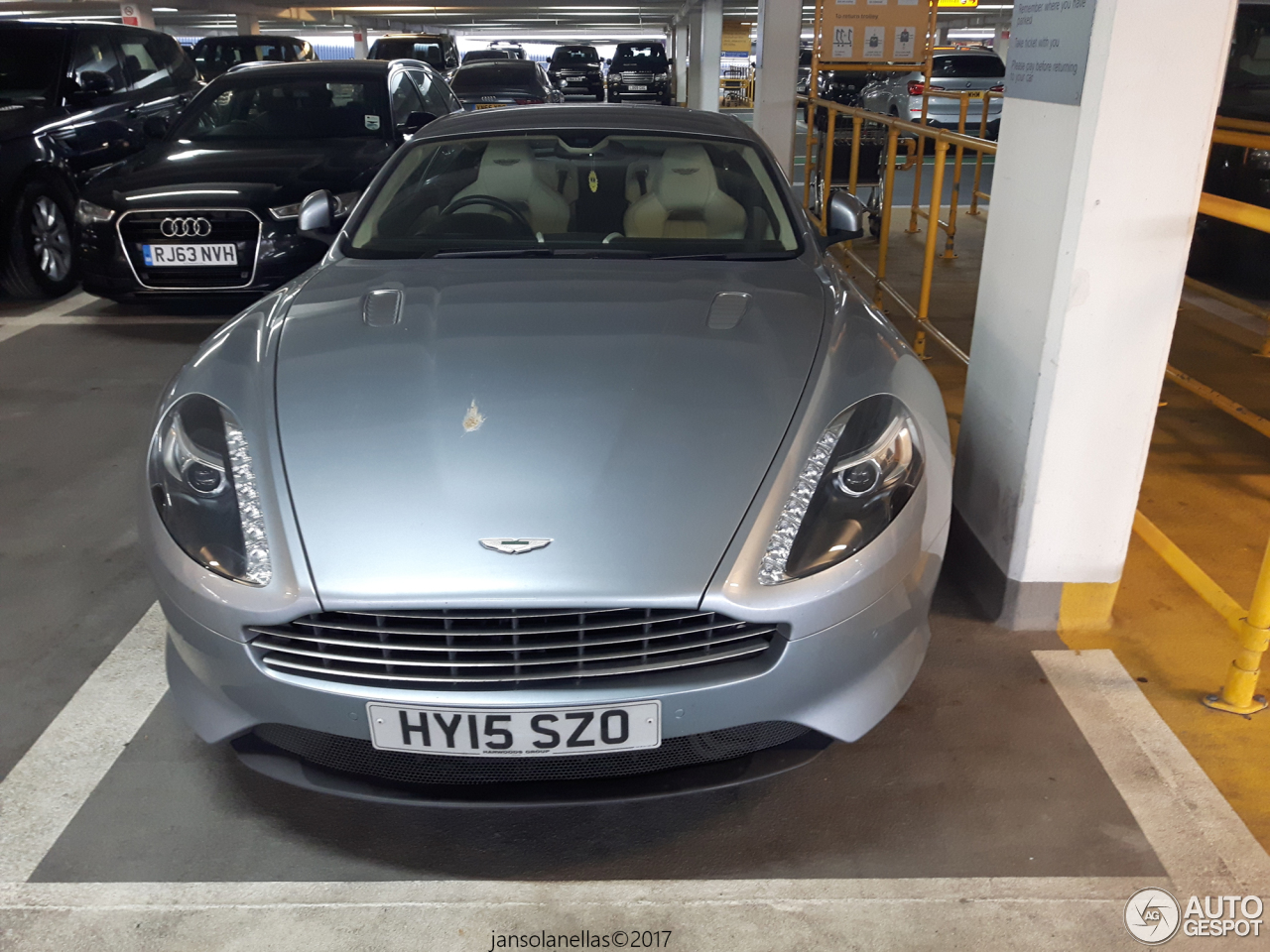 Aston Martin DB9 2013