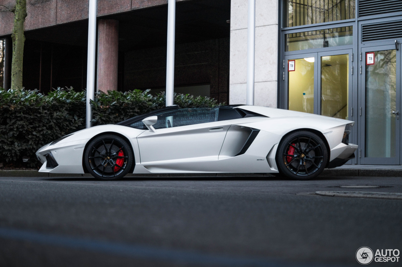 Lamborghini Aventador LP700-4 Roadster