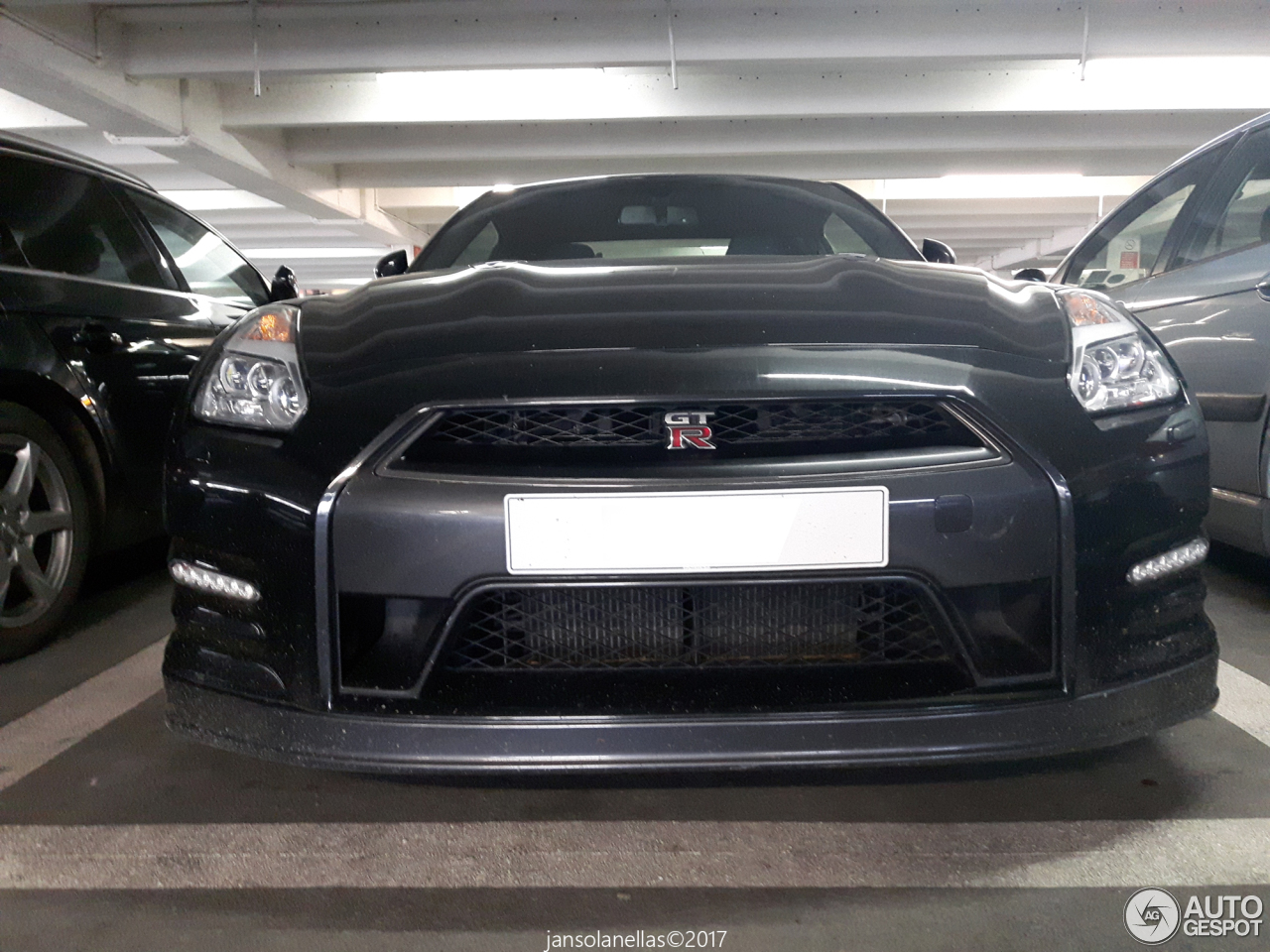 Nissan GT-R 2015