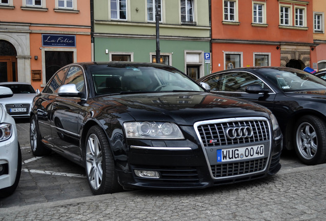 Audi S8 D3