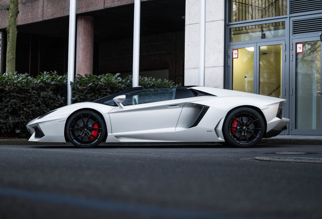 Lamborghini Aventador LP700-4 Roadster