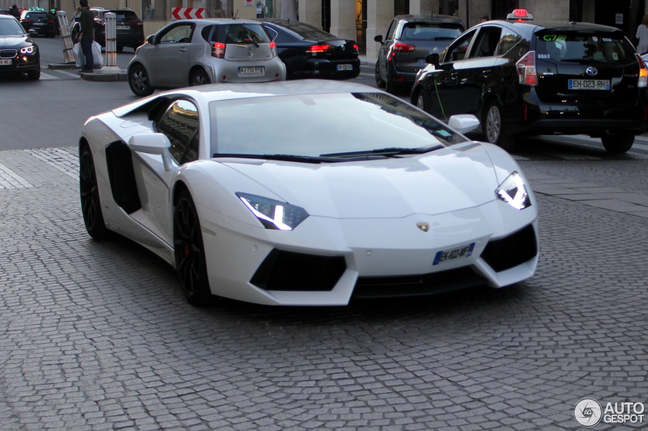 Lamborghini Aventador LP700-4