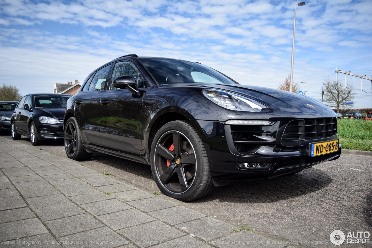 Porsche 95B Macan GTS