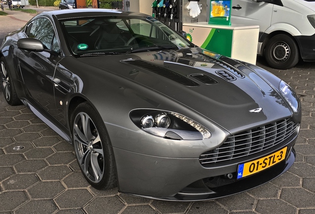 Aston Martin V12 Vantage