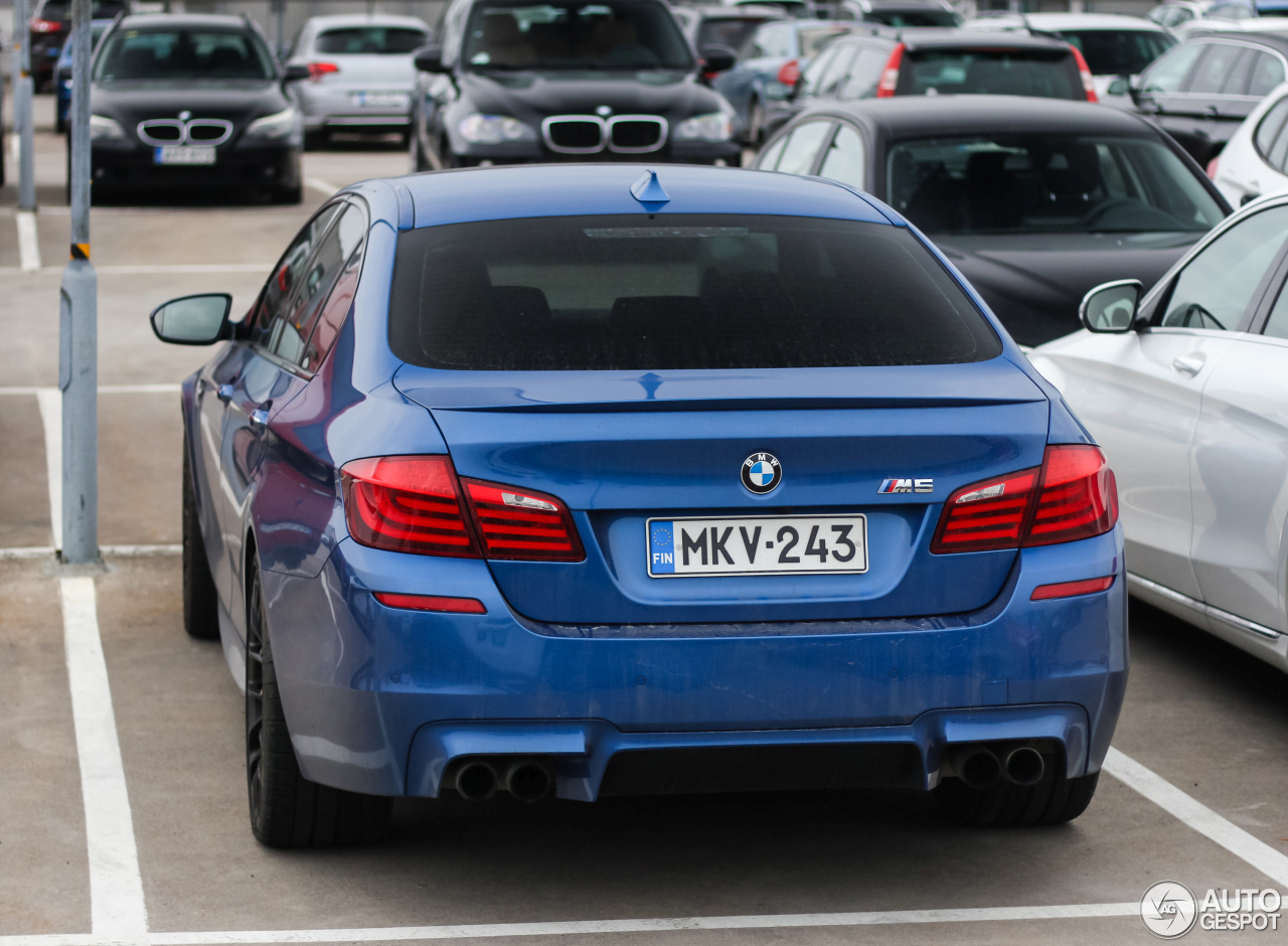 BMW M5 F10 2011