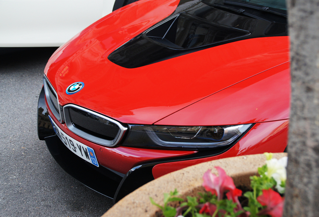 BMW i8 Protonic Red Edition