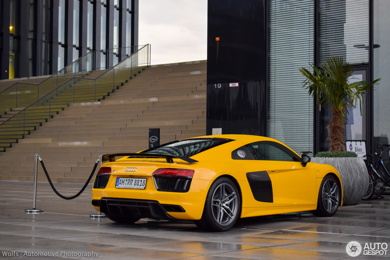 Audi R8 V10 Plus 2015