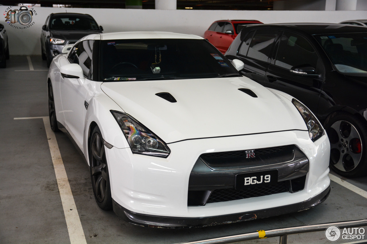 Nissan GT-R