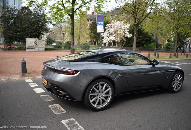 Aston Martin DB11