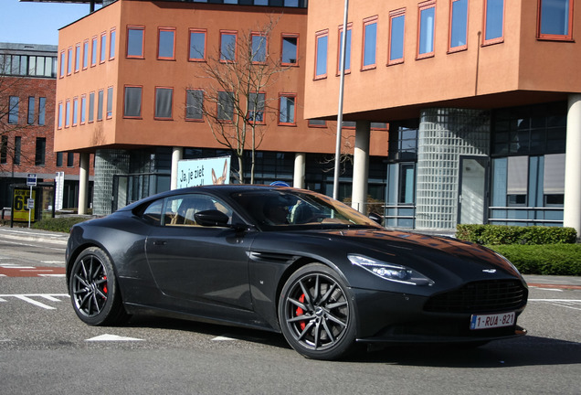 Aston Martin DB11