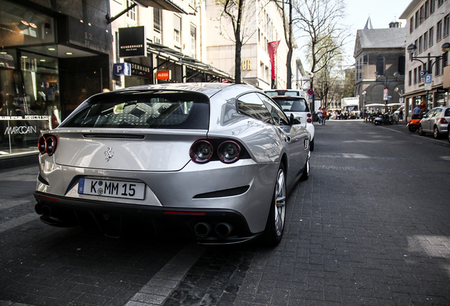 Ferrari GTC4Lusso