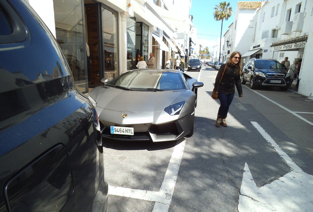 Lamborghini Aventador LP700-4 Roadster