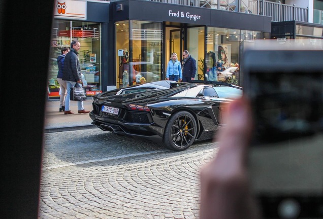 Lamborghini Aventador LP700-4 Roadster