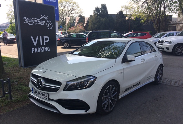 Mercedes-AMG A 45 W176 2015