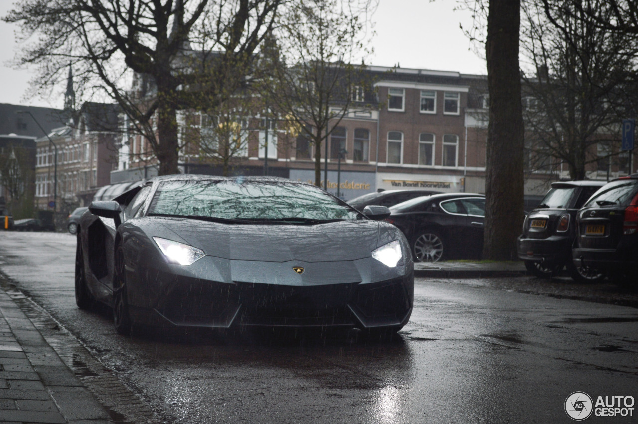 Lamborghini Aventador LP700-4 Roadster