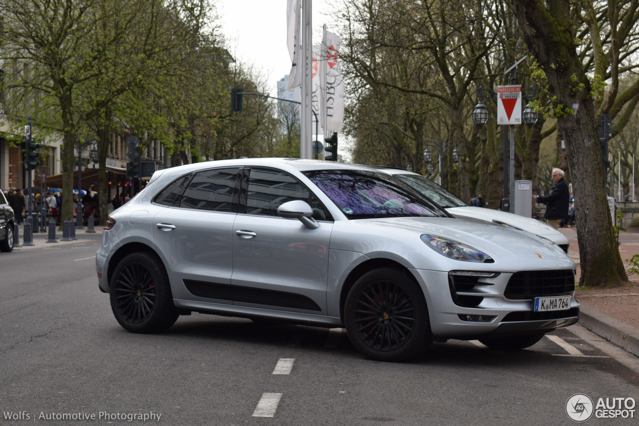 Porsche 95B Macan GTS