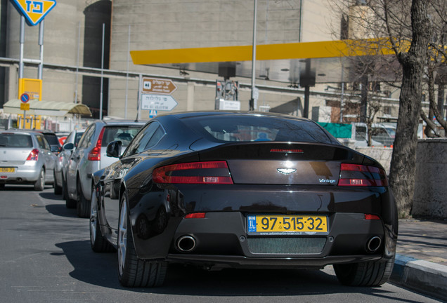 Aston Martin V8 Vantage 2012