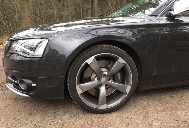 Audi S8 D4