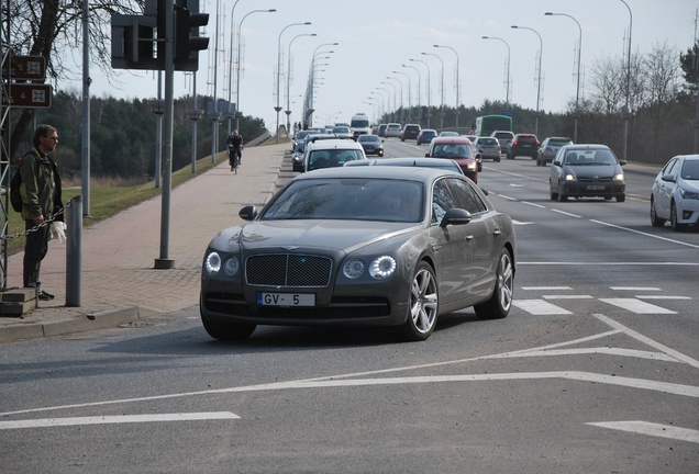 Bentley Flying Spur V8