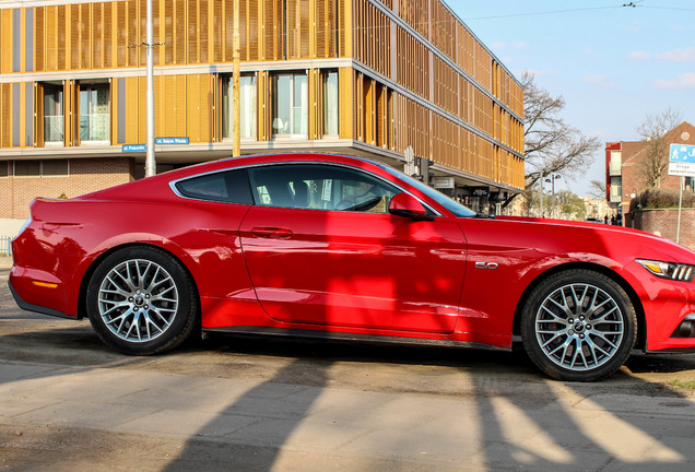 Ford Mustang GT 2015