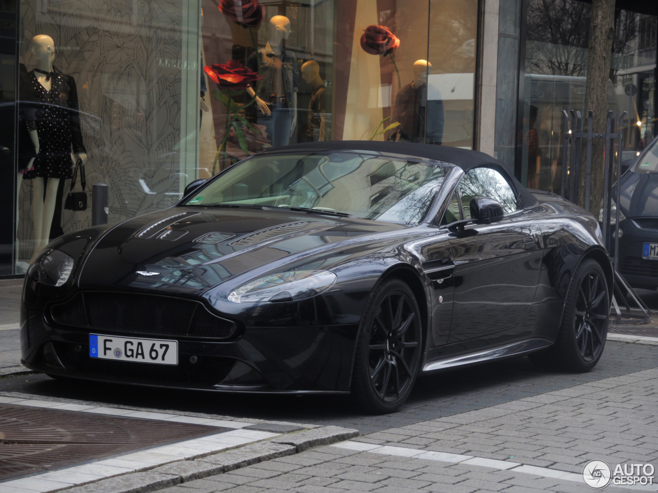 Aston Martin V12 Vantage S Roadster