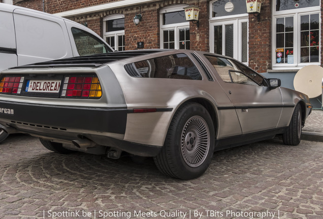 DeLorean DMC-12