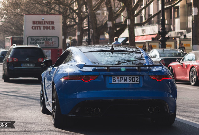 Jaguar F-TYPE SVR Coupé