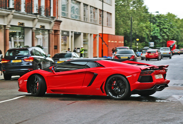 Lamborghini Aventador LP700-4 Roadster