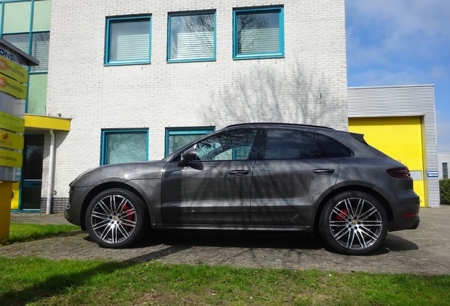 Porsche 95B Macan Turbo